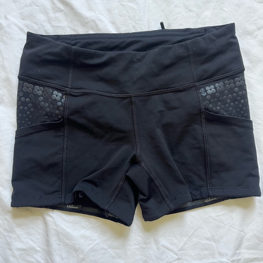 Lululemon Athletica Shorts Lululemon 7 Pockets Gel Dot Athletic Shorts